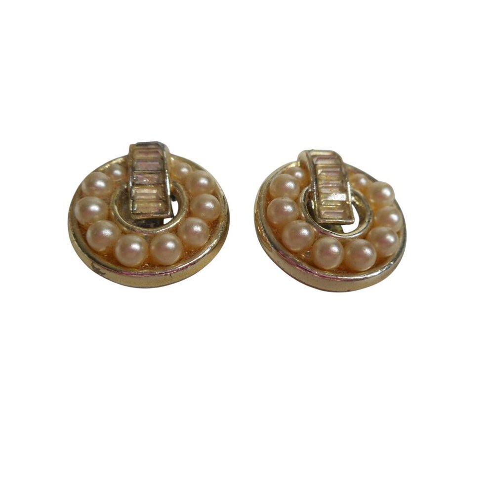 Vintage clip on earrings pearl and baguettes on gold costume jewelry